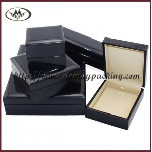 black wood jewelry box